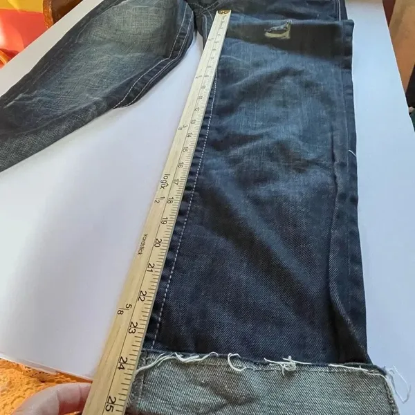 BKE Starlite size 28 rolled hem cropped jeans. - Image 4