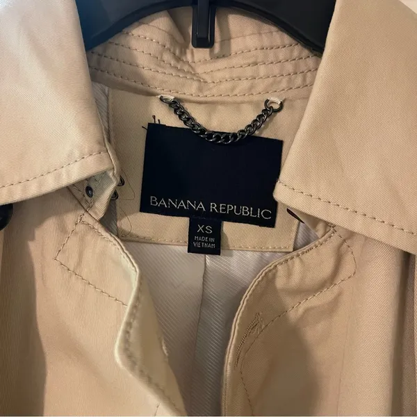Banana Republic Tan Trench Coat - Image 8