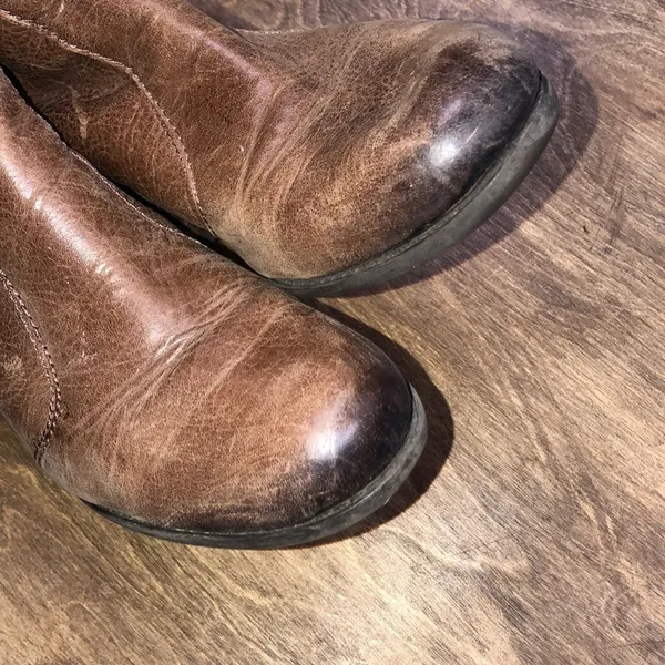 Kelly & Katie size 8M leather ankle heeled booties - Image 6