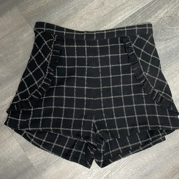 Free People Ginger black and white windowpane ruffle shorts size 8 - Image 3