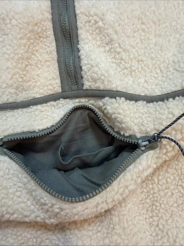 Womens Vapor apparel Cream Sherpa Fleece Hoodie olive piping size small EUC - Image 4