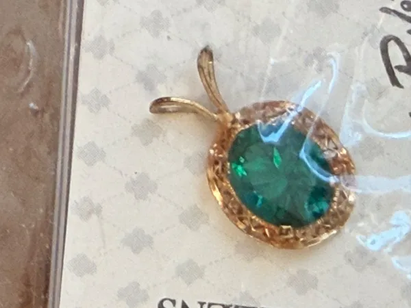 Mount St. Helens Emerald Pendant By Parléb Oval Gemstone - Image 4