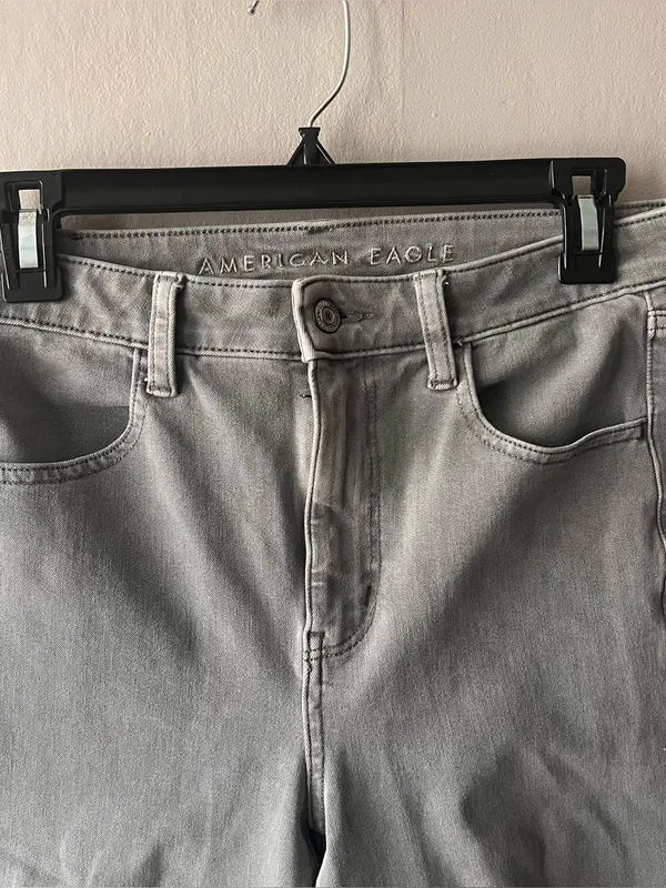 American Eagle Grey Super Hi Rise Jeggings Size 10 - Image 2