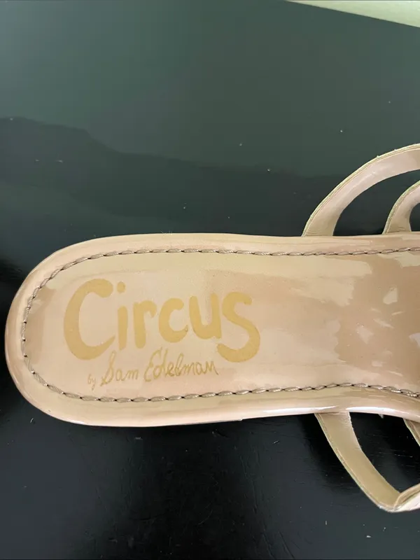 Circus by Sam Edelman Canyon Medallion Flat Sandals - Image 4