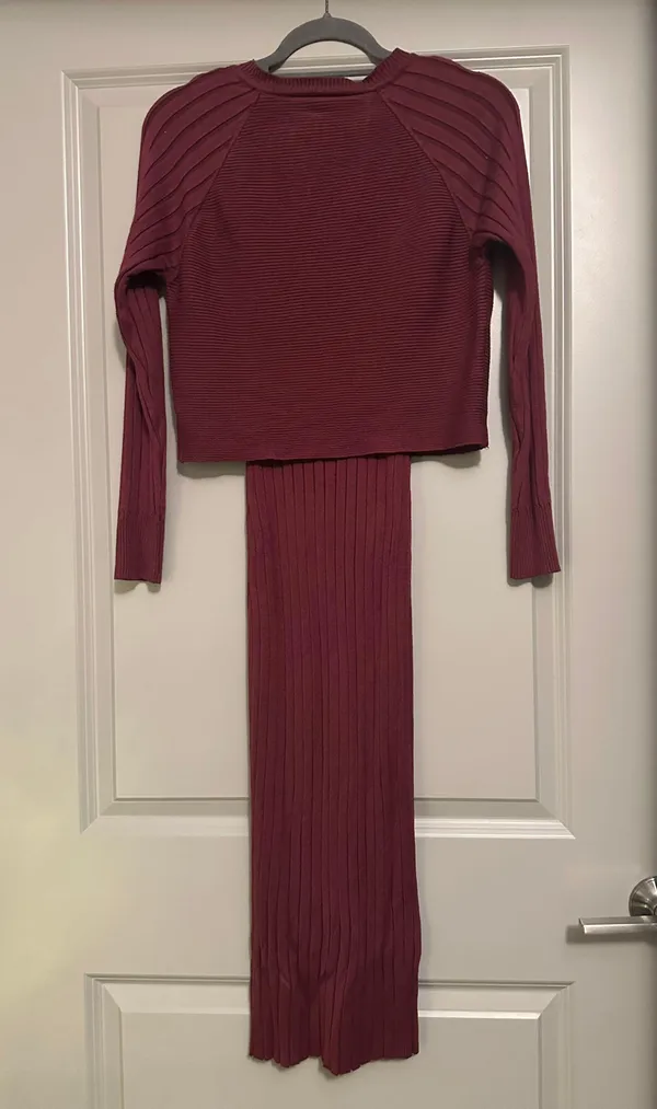 A.Peach Maroon Ribbed Dress - Image 3