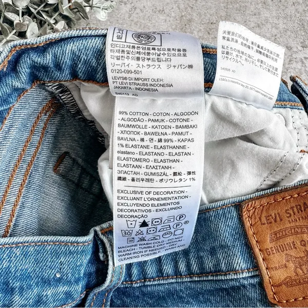 Levis Wedgie High Rise Button Fly Ripped Knees Medium Wash Size 28 - Image 7