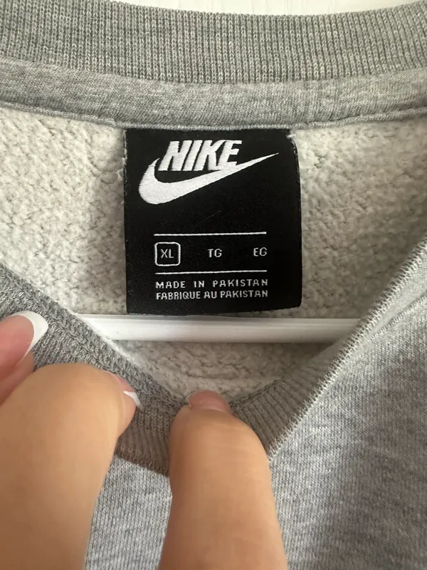 Nike Crew Neck - Image 2
