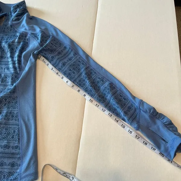 Calia by Carrie‎ Underwood quarter zip pullover. Baby blue size medium. Preowned - Image 8