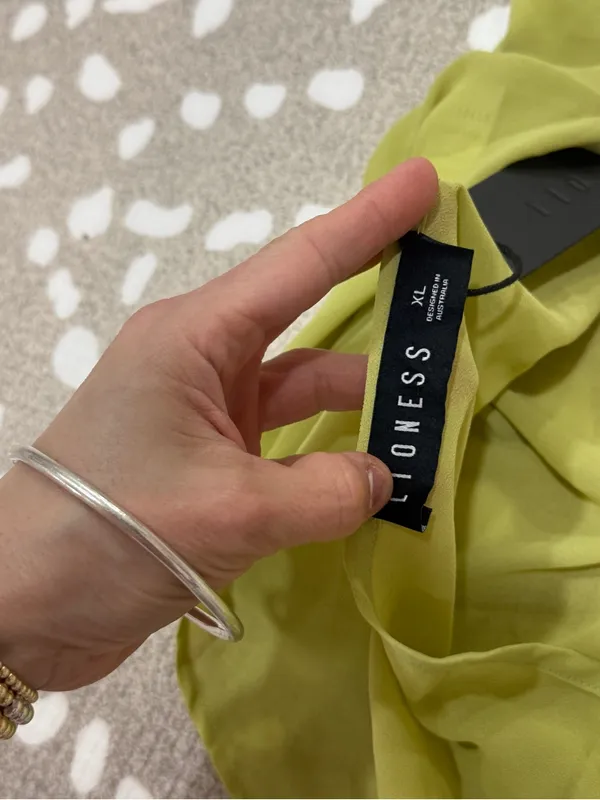 NWT Lioness Rendezvous Halter Top Lime chartreuse princess polly vneck crop - Image 3