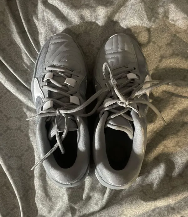 Nike Basketball Shoes - Image 2
