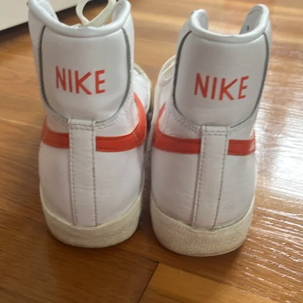 Nike Blazer Mid ‘77 Vintage Red Swoosh High Top Sneaker Shoe Size 8/ Women 9.5 - Image 4