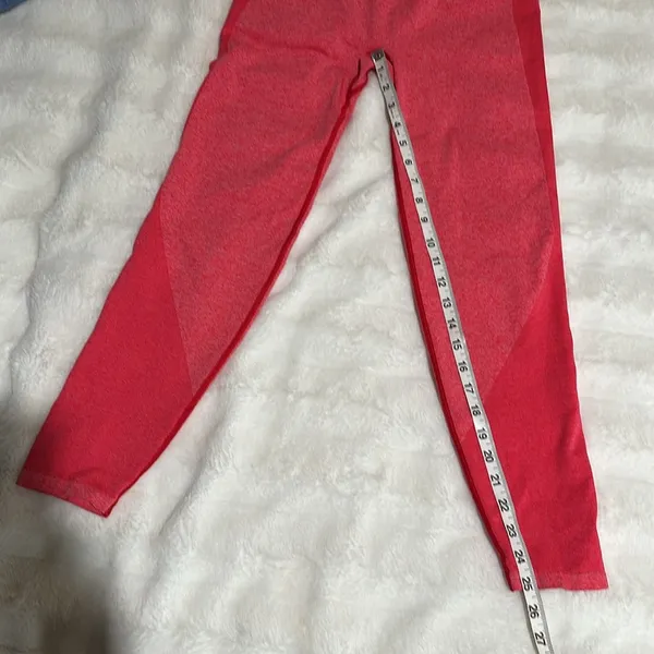 Pink Victoria’s Secret size large seamless leggings - Image 13