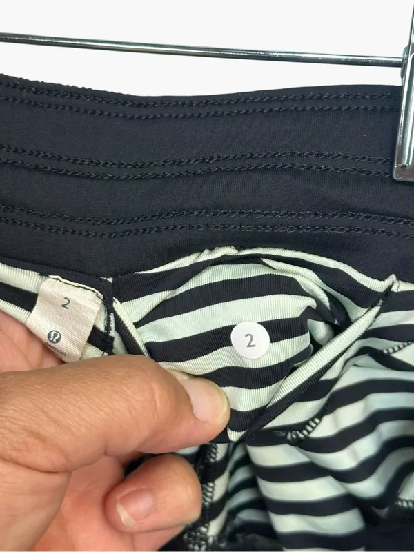 Lululemon Run Speed Short Size 2 Black Blue Stripe Lined 2.5” Running Shorts - Image 7