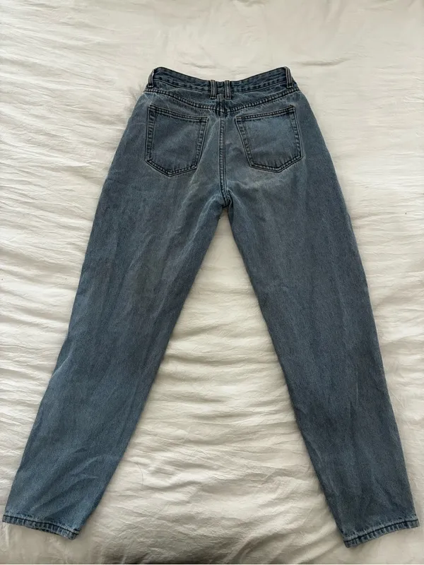 Princess Polly Vintage-Style Boyfriend Jeans in Washed Blue-Gray - Image 4
