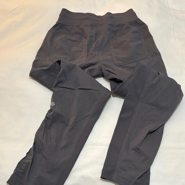 Lululemon, Gray Jogger Pants - Image 6