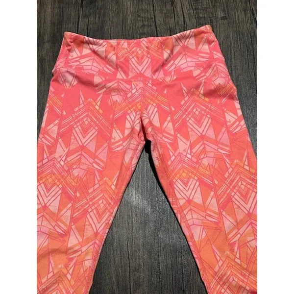 Alo Yoga Women Coral Pink Orange Geometric Print Capri Gym Sporty Small - Image 9