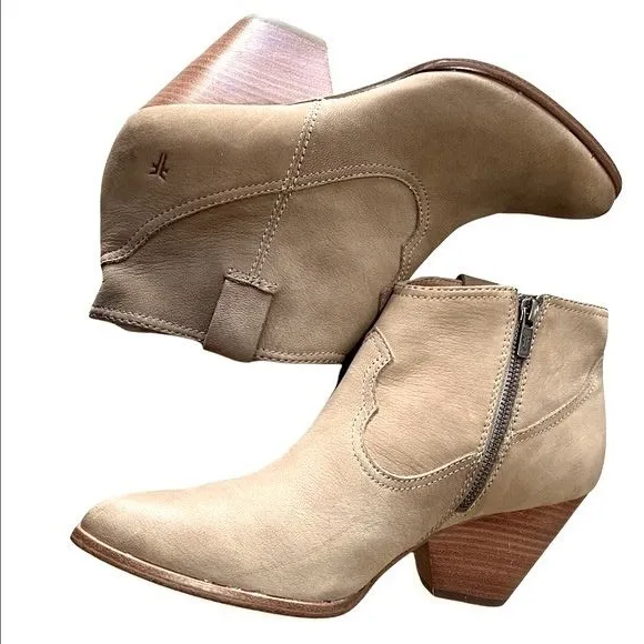 NEW FRYE Rory Ankle Booties in Ash - Image 5