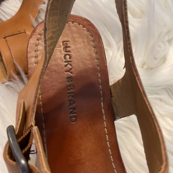 Lucky 🍀 Brand Leather Sandals size 9.5 preowned conditions - Image 8