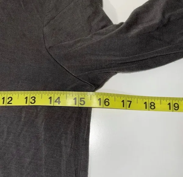 American Eagle Soft & Sexy Bell Sleeve Tee Gray Strappy V-neck - Image 9
