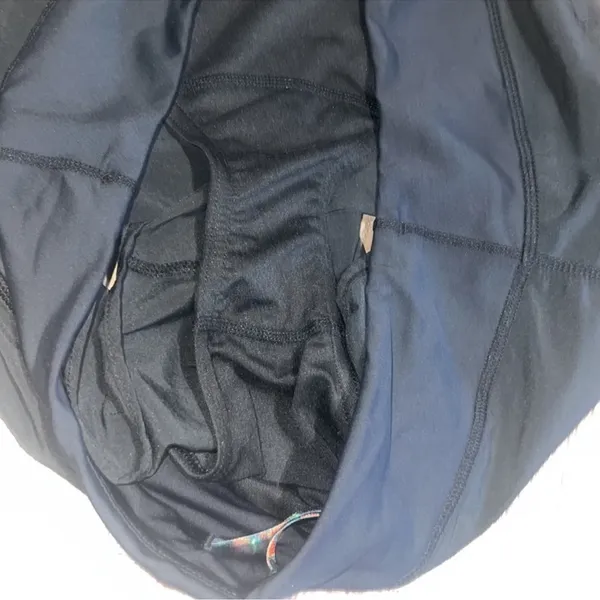 Lululemon black shorts - Image 7
