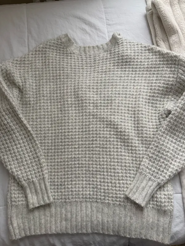 American Eagle So Soft Waffle V-Neck Sweater - Image 3