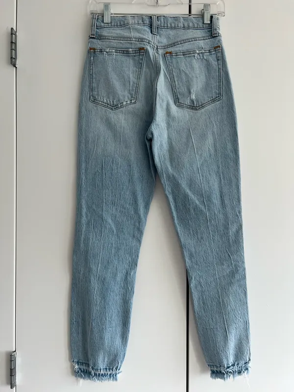 Abercrombie High-Rise Mom Jeans - Image 2