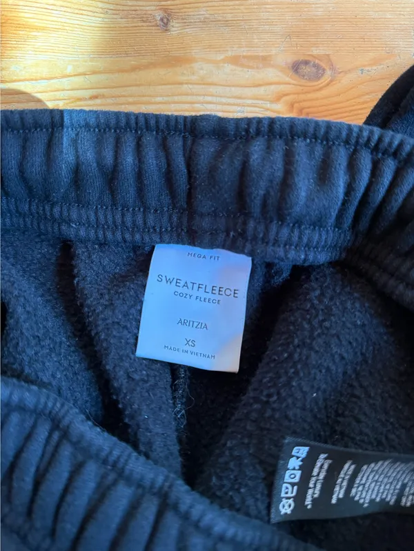 Aritzia Mega Fit Sweatpants - Image 3