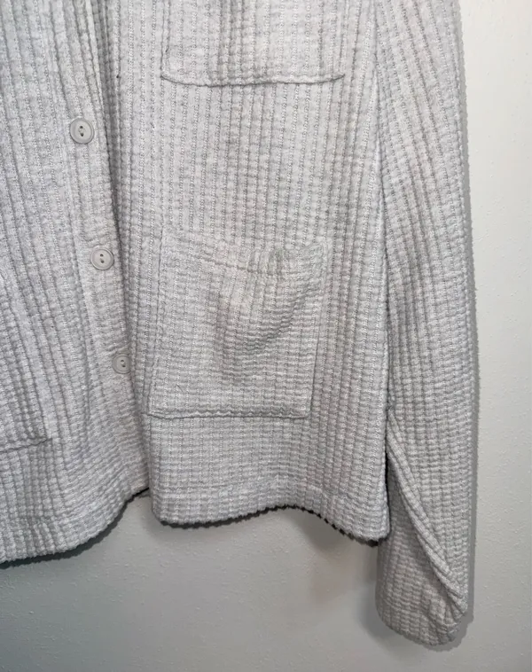 American Eagle Waffle Knit Shacket Light Gray Pocket Button Front - Image 4
