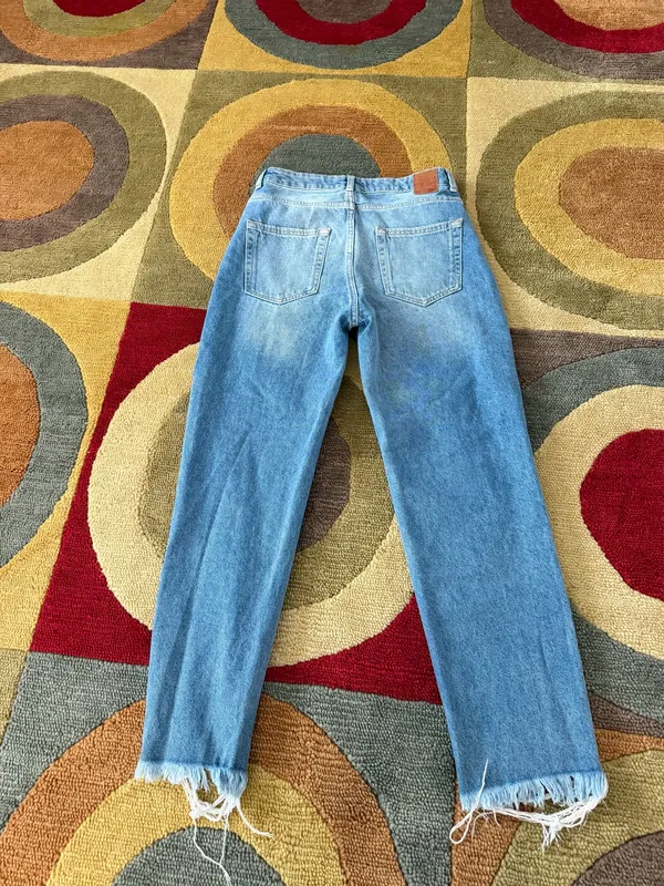 Zara Women High Rise Mom Jeans Denim Distressed Frayed Women’s Size 4 Runs Small - Image 5