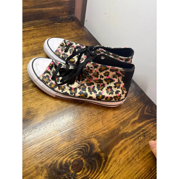 Converse Tan Cheetah Print Sneakers Size 5.5‎ - Image 2