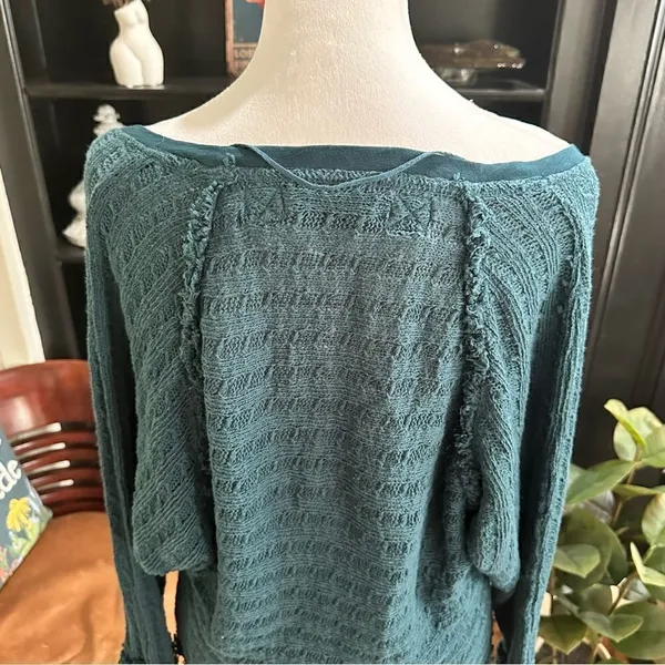 Free People Cotton Sweater – Size XS – High-Low Hem – Oversized Fit - Image 9