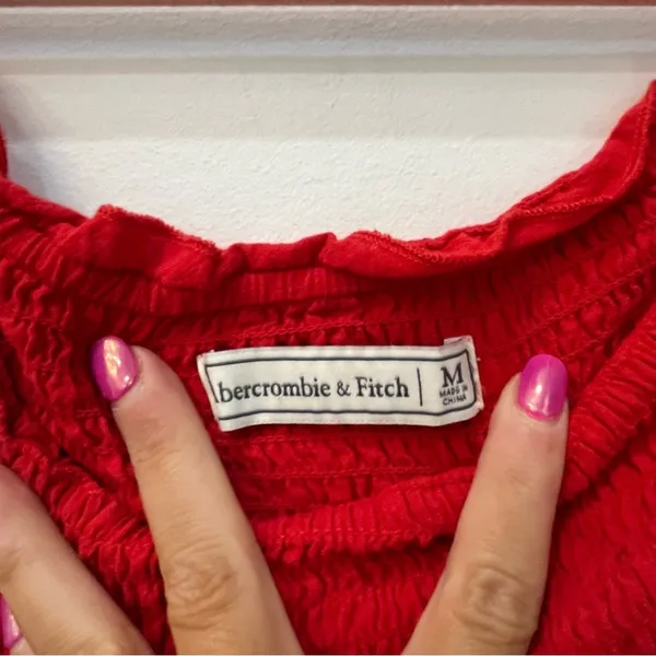 - abercrombie and fitch red ruched crop top short sleeve size Medium - Image 2