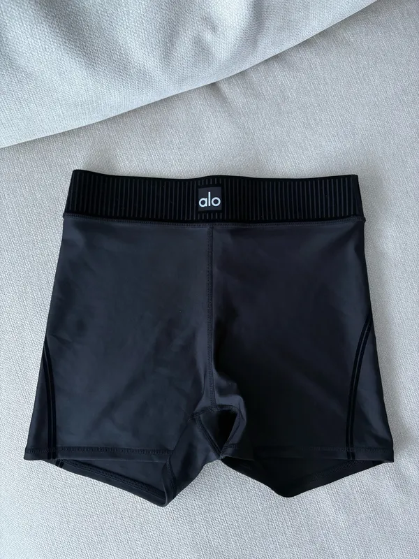 Alo Airlift High-Waist Line Up Shorts - Image 2