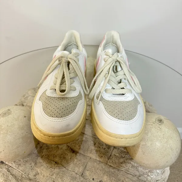 VEJA V-10 CWL Vegan Leather Sneaker in White/Petale Pink Size EU 37/US 6 - Image 4