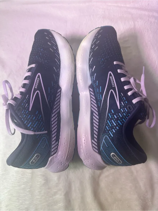 Brooks Navy with Teal Accent Running Shoe - Image 8