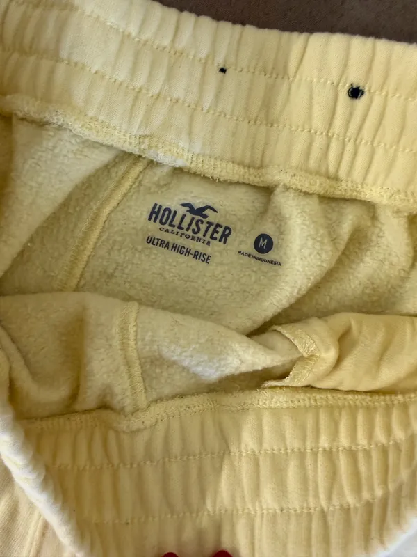 Hollister Yellow Fleece Shorts - Image 3