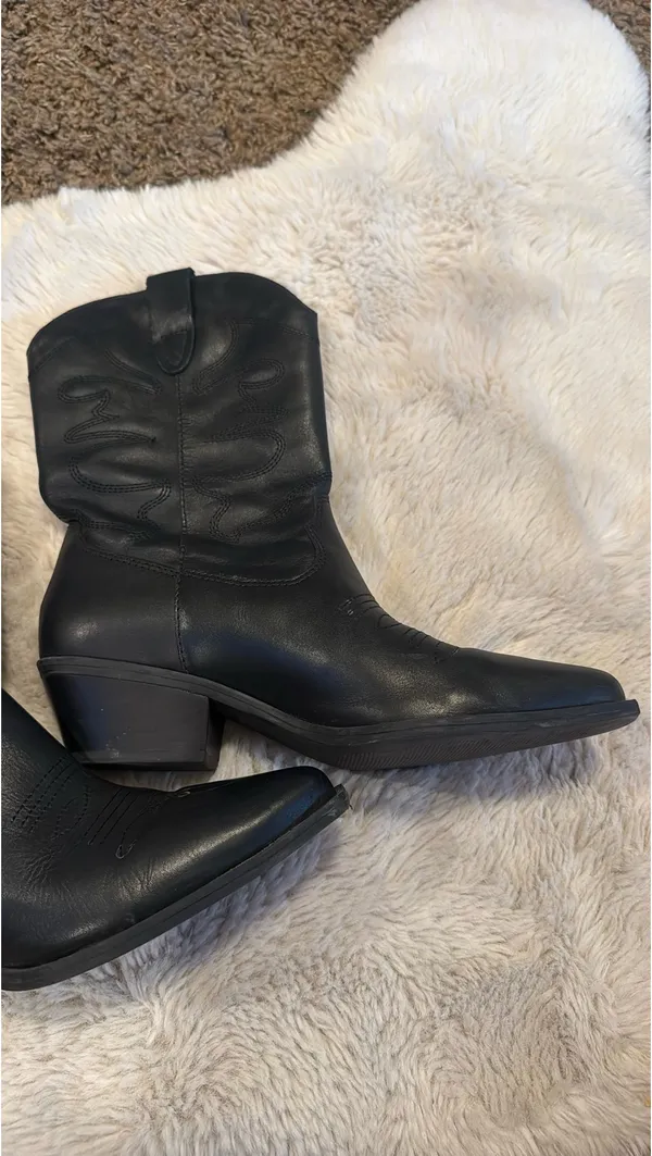 Steve Madden Cowgirl Boots - Image 3