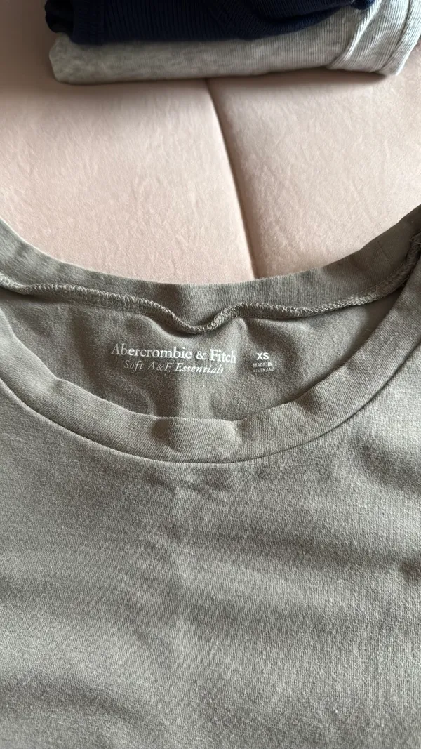 Abercrombie and fitch baby tee - Image 2