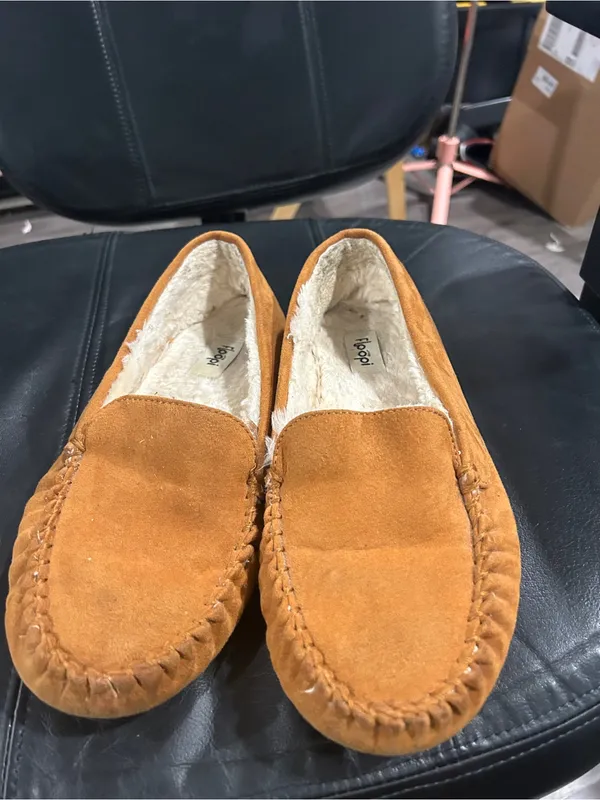 Plush-Lined Casual Moccasin Slippers in Camel Tan - Image 2