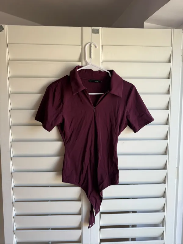 Good American Fig Collared Short-Sleeve Bodysuit with Deep V sz S - Image 4