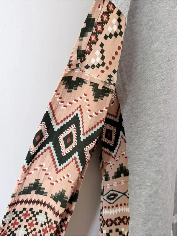 NWT Boho Aztec Western Mixed Print Pullover Hoodie Size M - Image 3