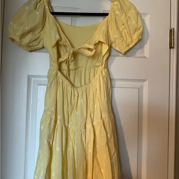 Women’s Yellow Puff-Sleeve Tiered Dress - Image 2