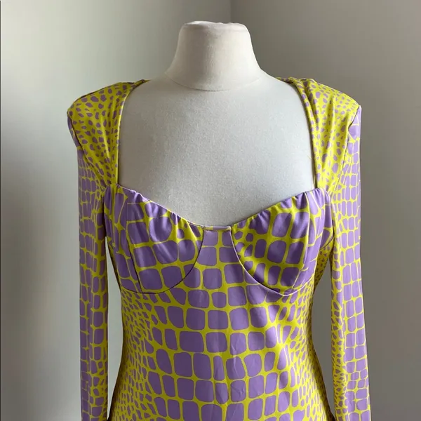 SHEIN Animal Print Top Womens Sz Large Yellow Purple Stretch Sweetheart Neck - Image 3