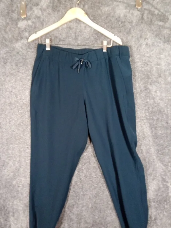 Lululemon On The Fly Womens Jogger Travel Woven Luxtreme Navy Performance 12 - Image 5