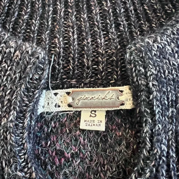 Gimmicks by BKE Women’s Sweater - Image 5