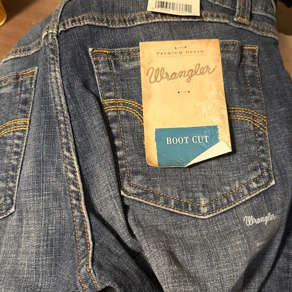 Wrangler Women's Western Mid Rise Stretch Boot Cut‎ Jean C17 - Image 8