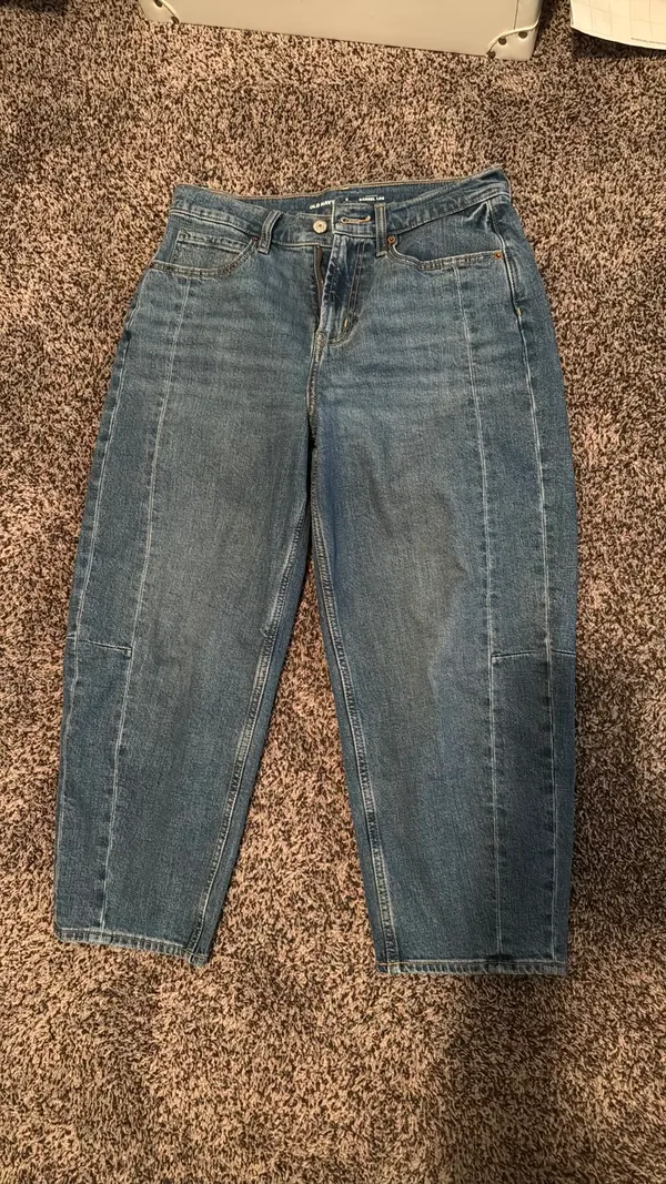 Old Navy Barrel Jeans - Image 2