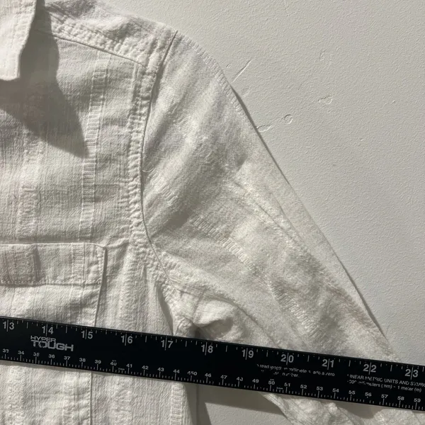 BKE by Buckle White Textured Button-Up Blouse Size S 100% cotton Rounded Hemline - Image 10