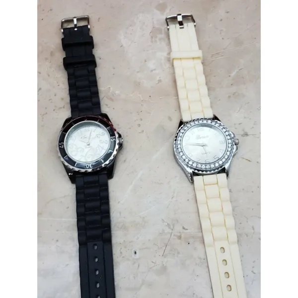 2 Ladies Watches - Both Need New Batteries - Image 5