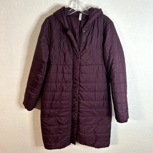 Fabletics Lucca Puffer Womens Size Medium Burgundy Maroon Purple EUC - Image 3